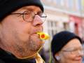 Demonstrant mit Trillerpfeife - Foto: Christian Schumacher